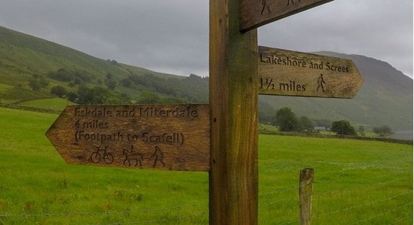 Footpath to Scafell Pike signpost
