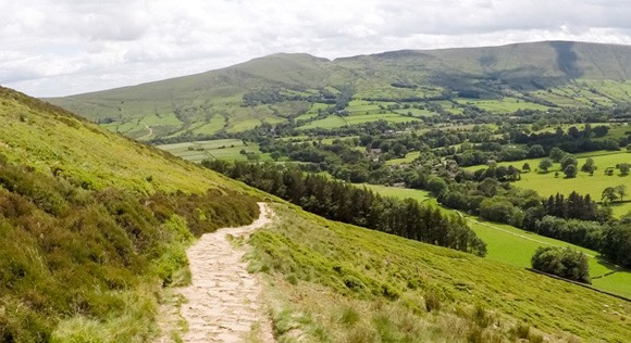 Path towards Edale