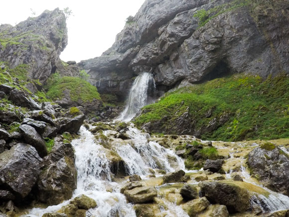 Gordale Scar flowing water 2